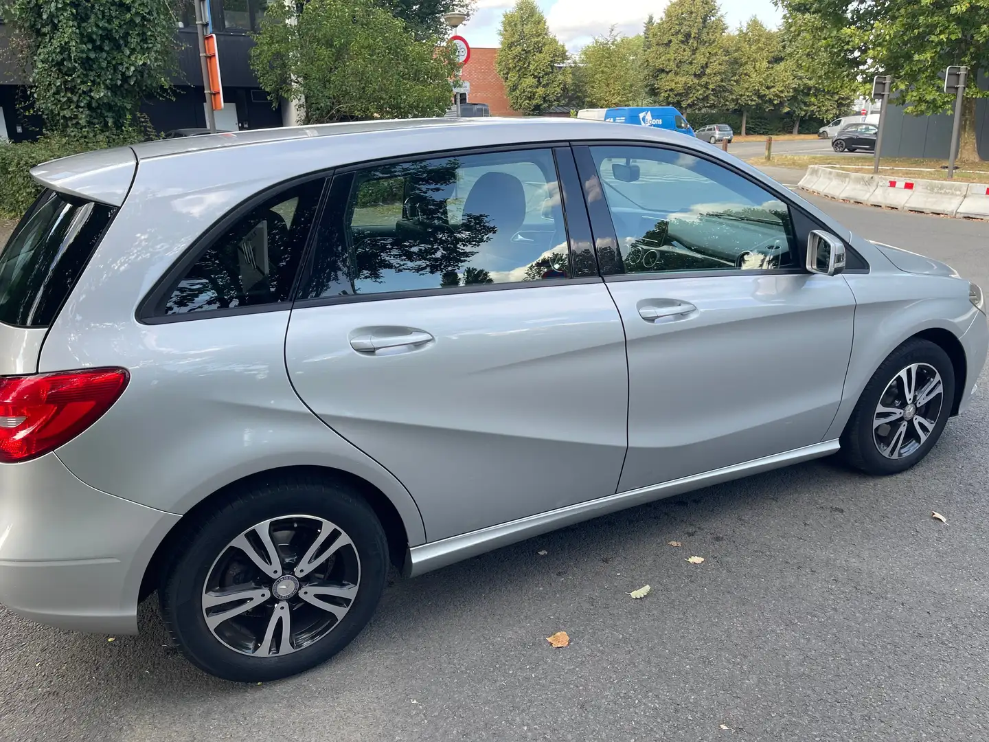 Mercedes-Benz B 180 B 180 (CDI) d Style Plateado - 1