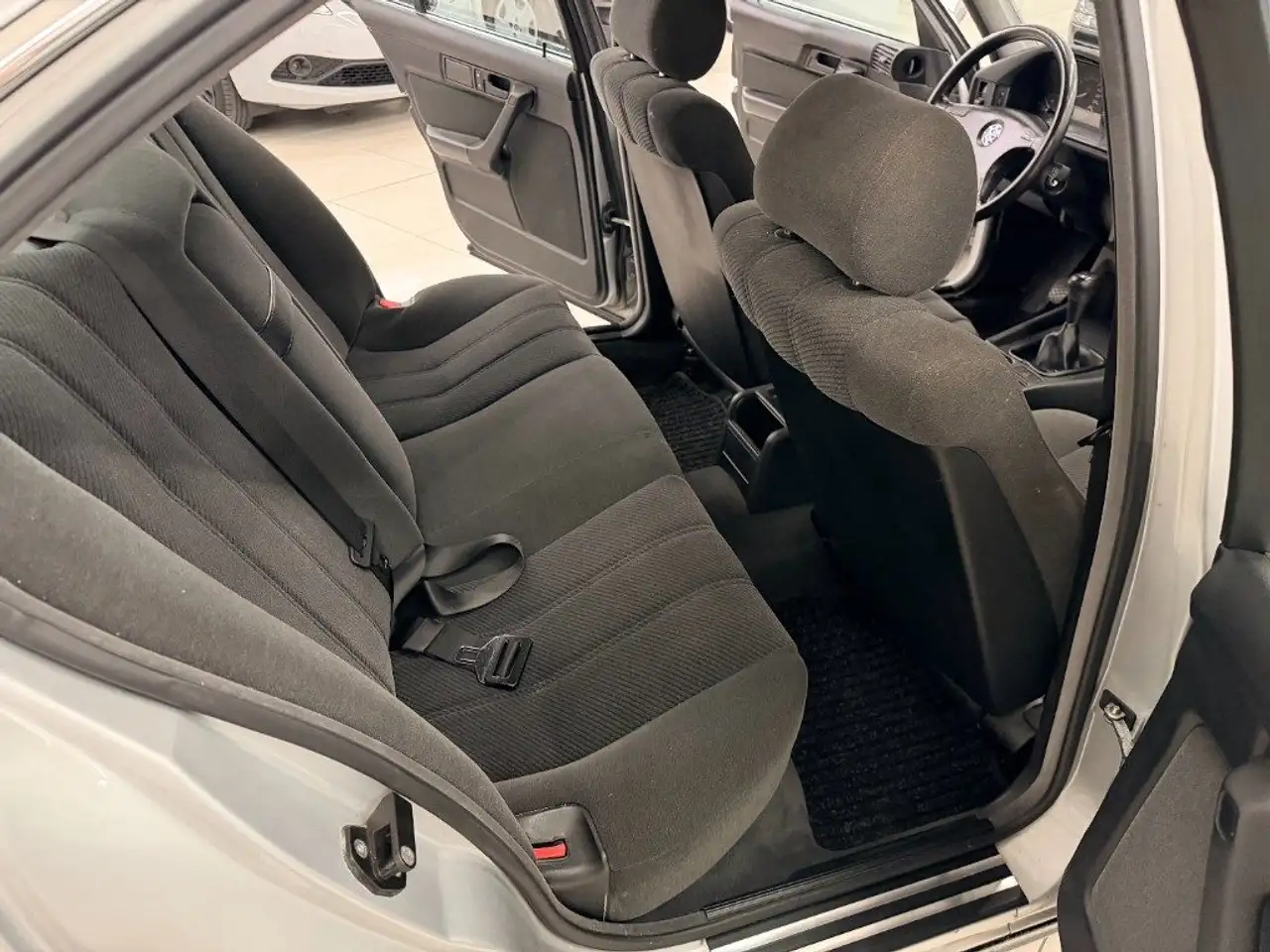 BMW 520 i 24V cat, foto 12