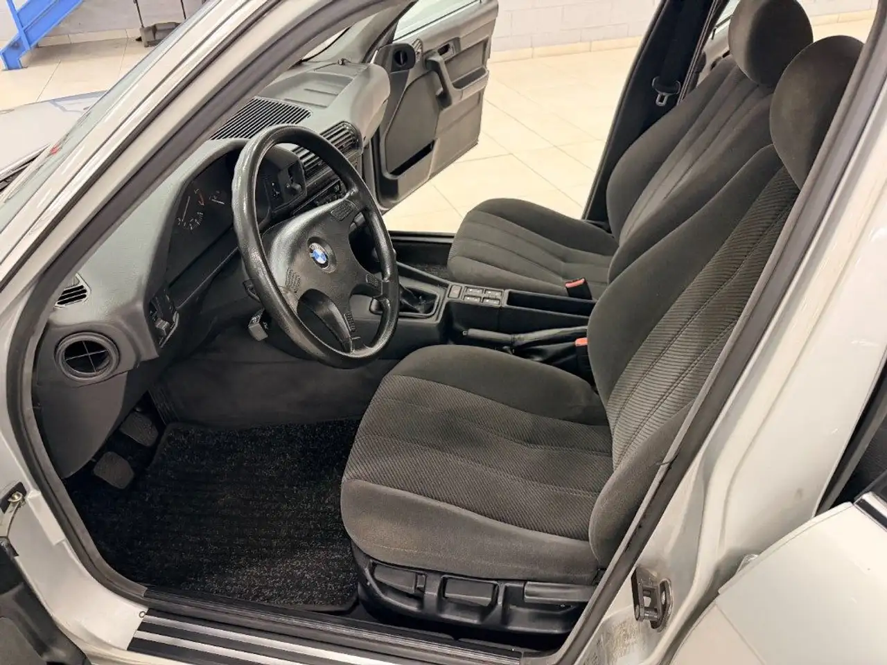 BMW 520 i 24V cat, foto 9