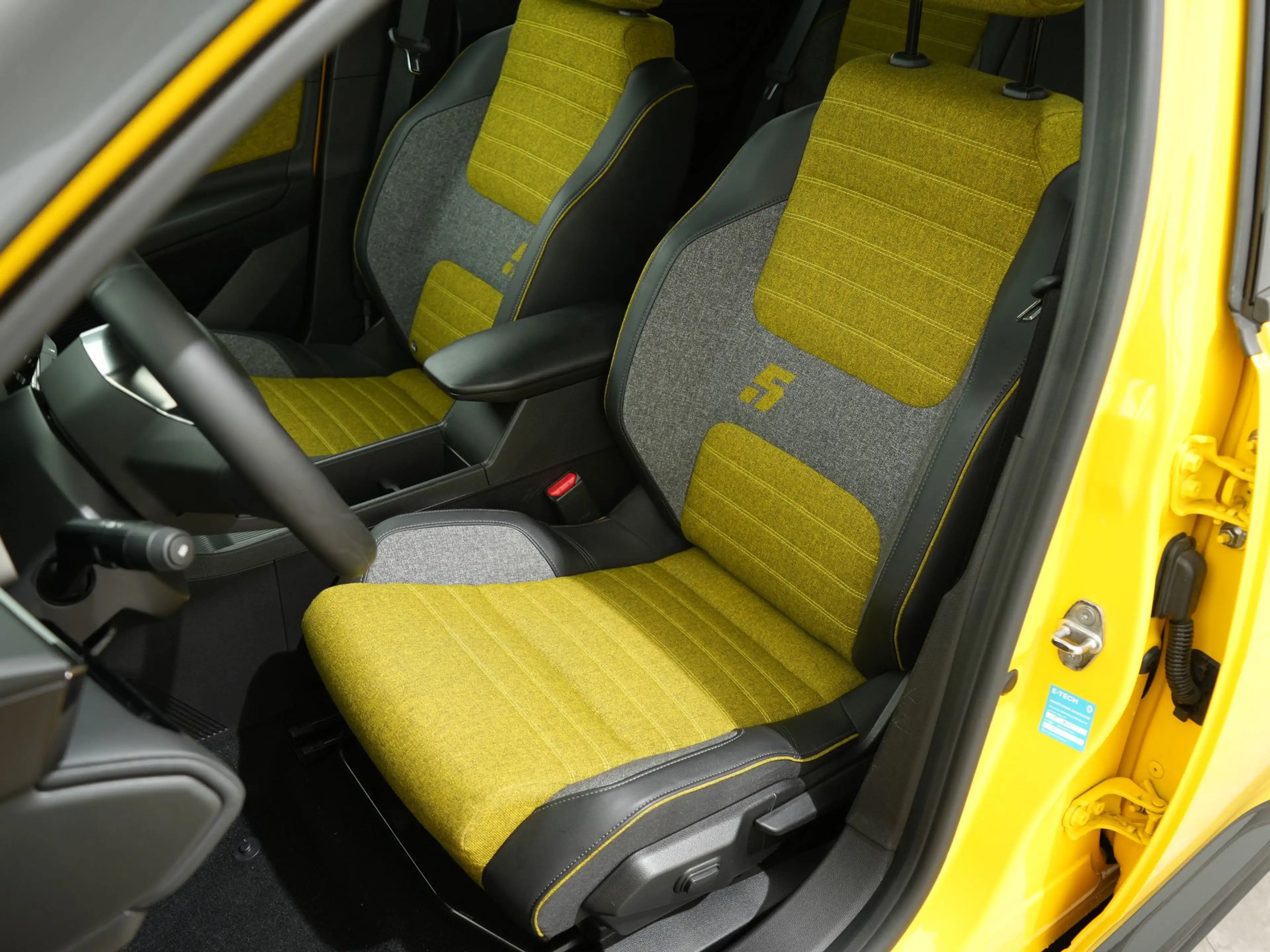 Renault R 5 COMFORT RANGE 150PK ICONIC CINQ 52 KWH 3-FASE |  P — photo 4