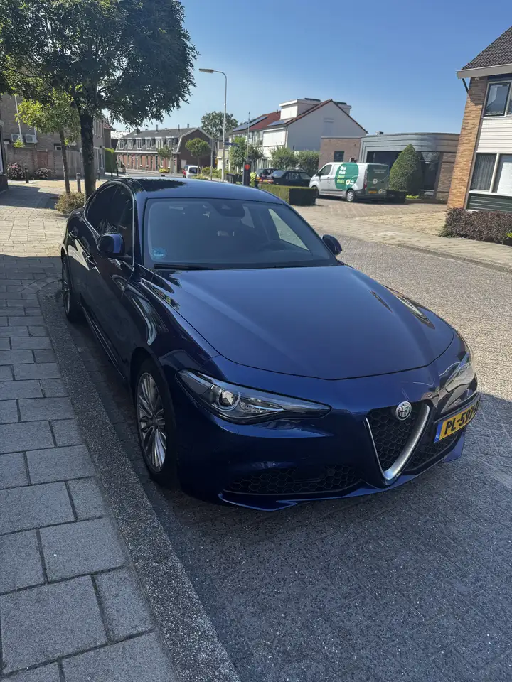 Alfa Romeo Giulia 2.2 Eco Bns Super — photo 1 of 9