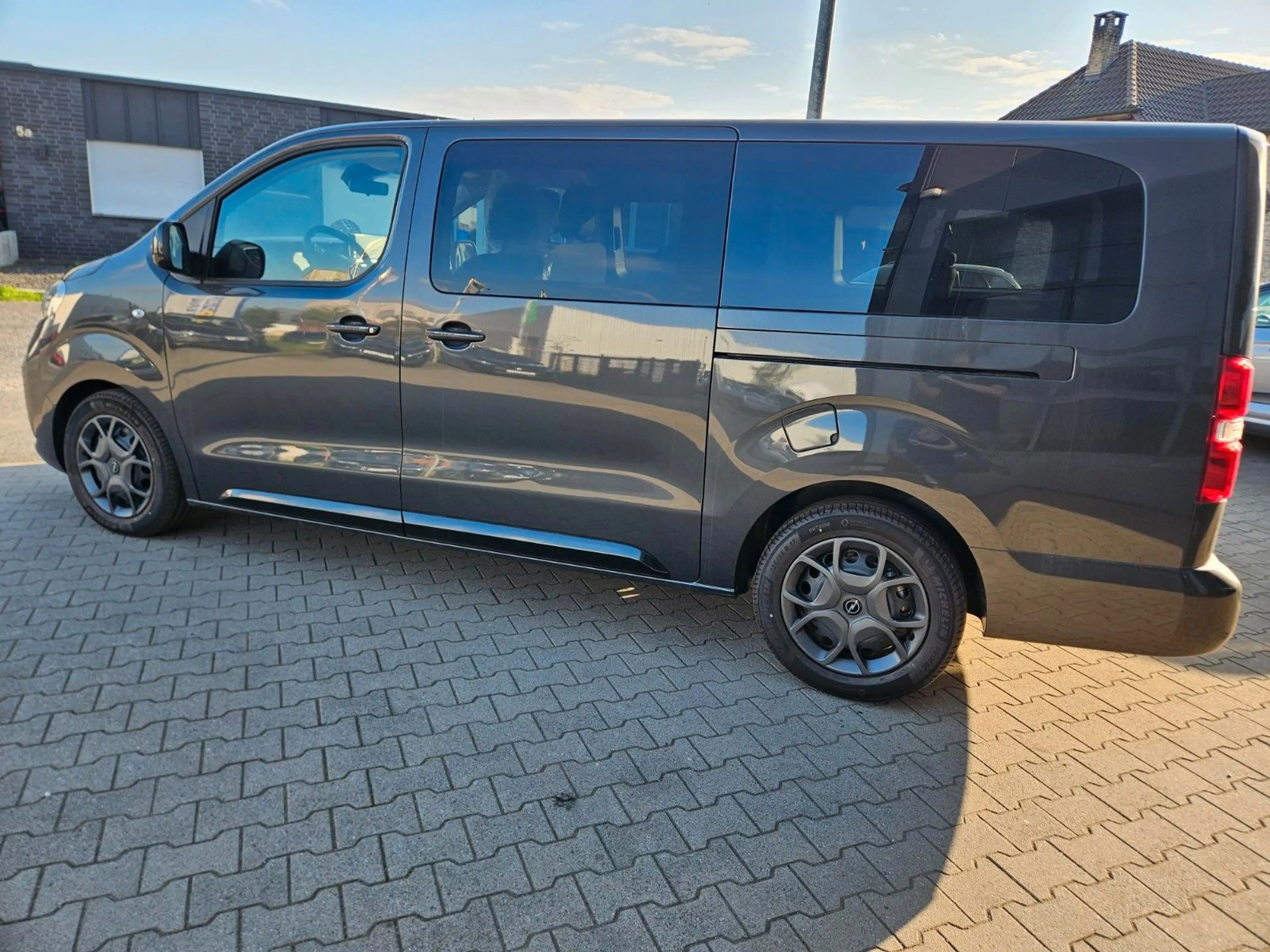 Opel Zafira Life Edition XL — photo 4