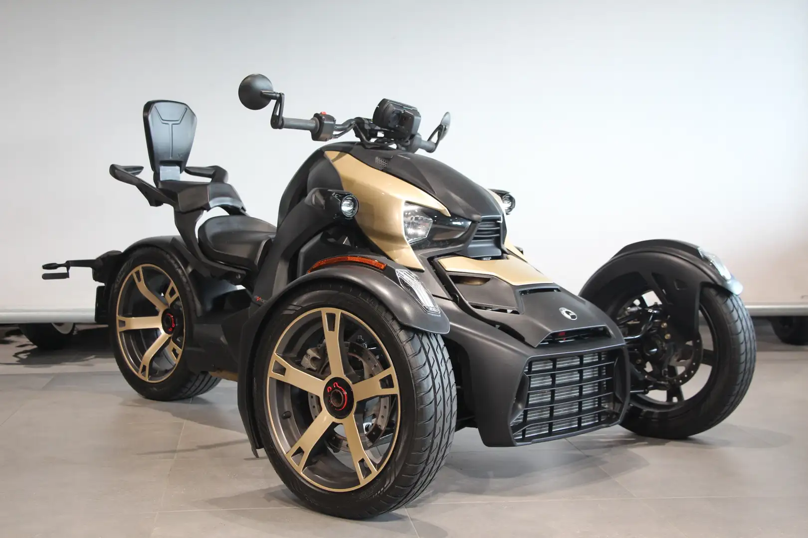 Can-Am Ryker 900 Goud - 1