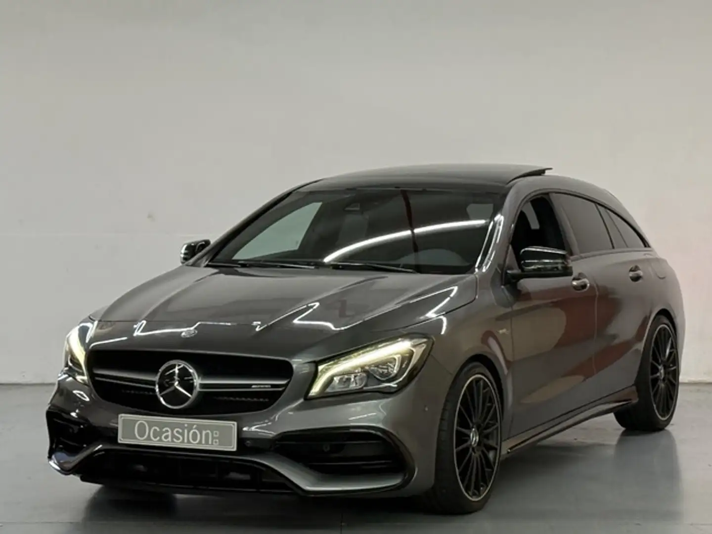 Mercedes-Benz CLA 45 AMG Shooting Brake 4Matic 7G-DCT Gris - 2