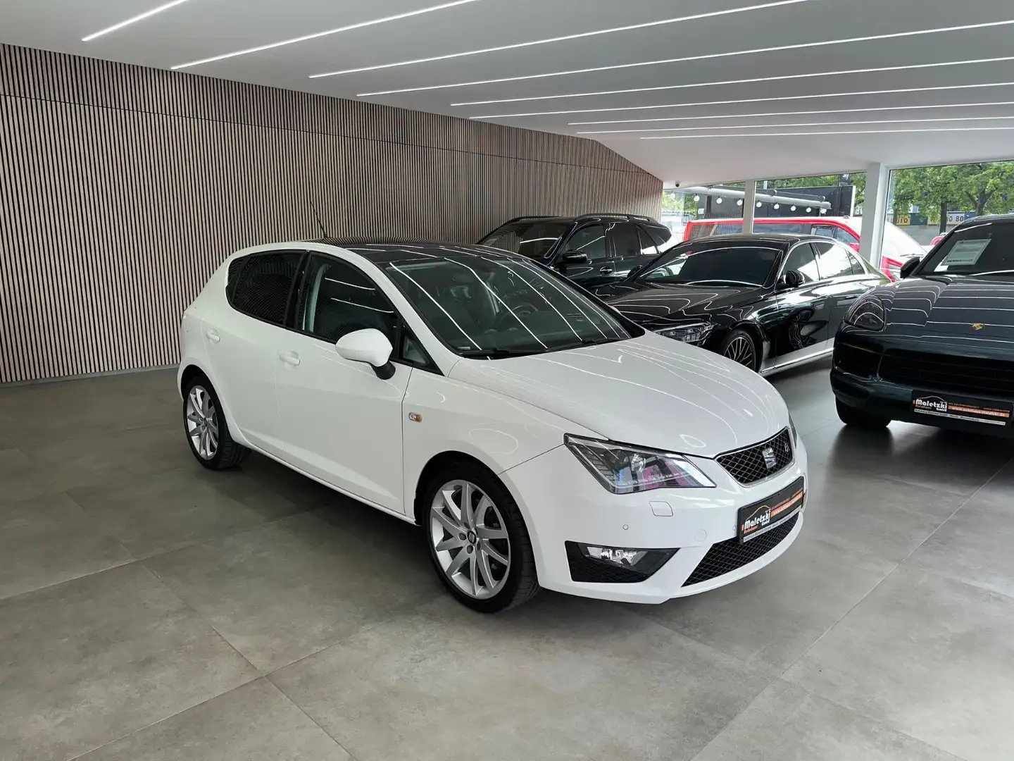 SEAT Ibiza 1.0 TSI FR*Navi*Bi-Xenon*PDC*SHZ*Panorama* Weiß - 1