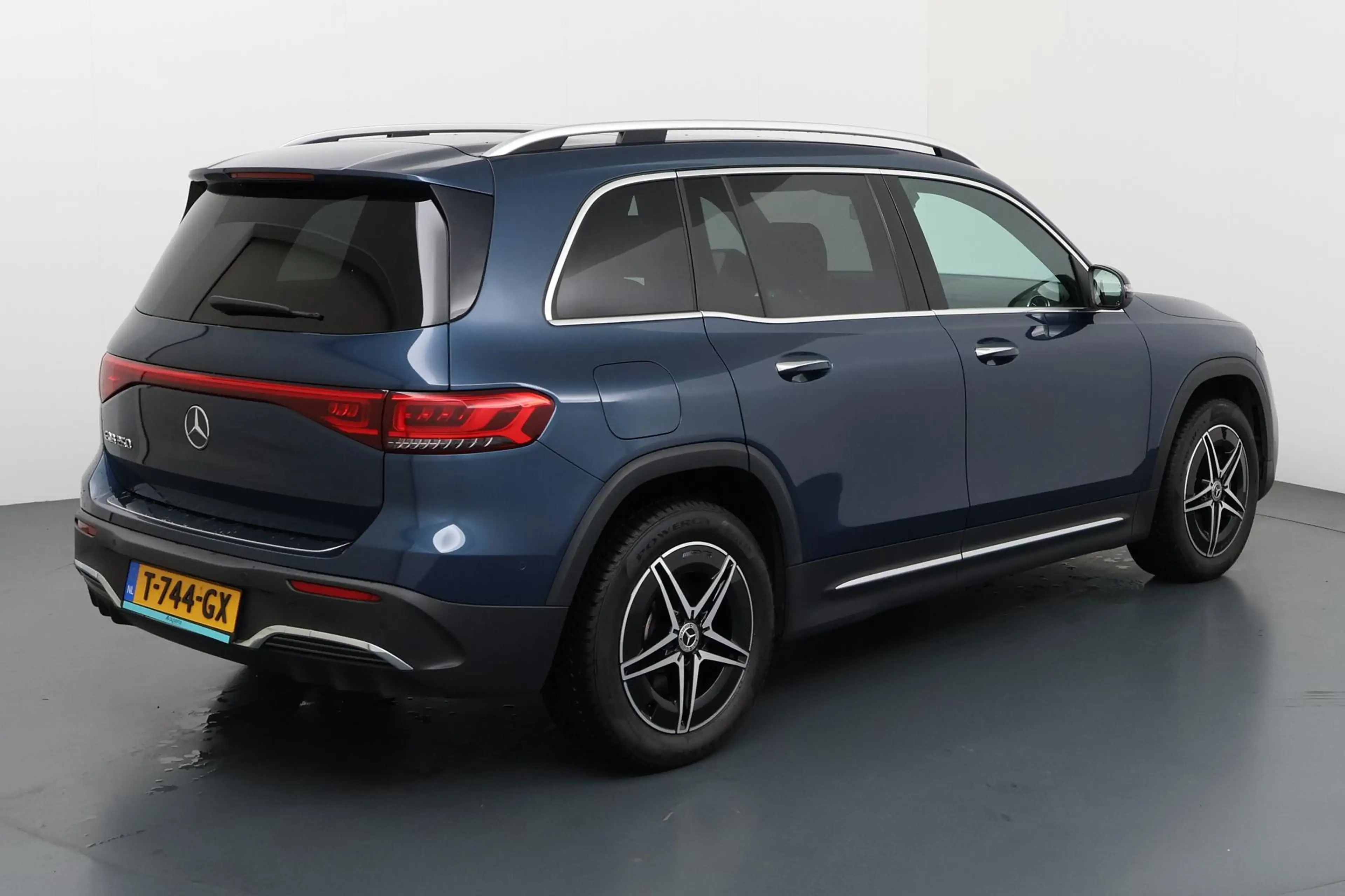 Mercedes-Benz EQB 250 AMG Line 67 kWh Sportieve AMG-uitstraling met elek — photo 6