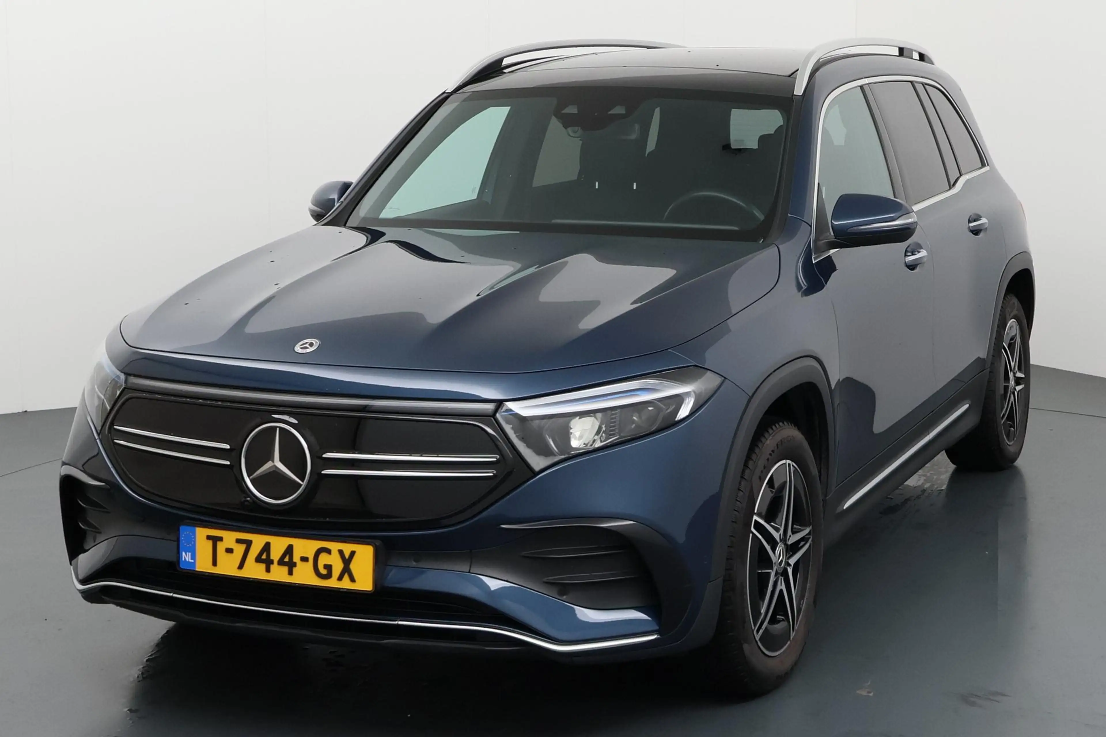 Mercedes-Benz EQB 250 AMG Line 67 kWh Sportieve AMG-uitstraling met elek — photo 4