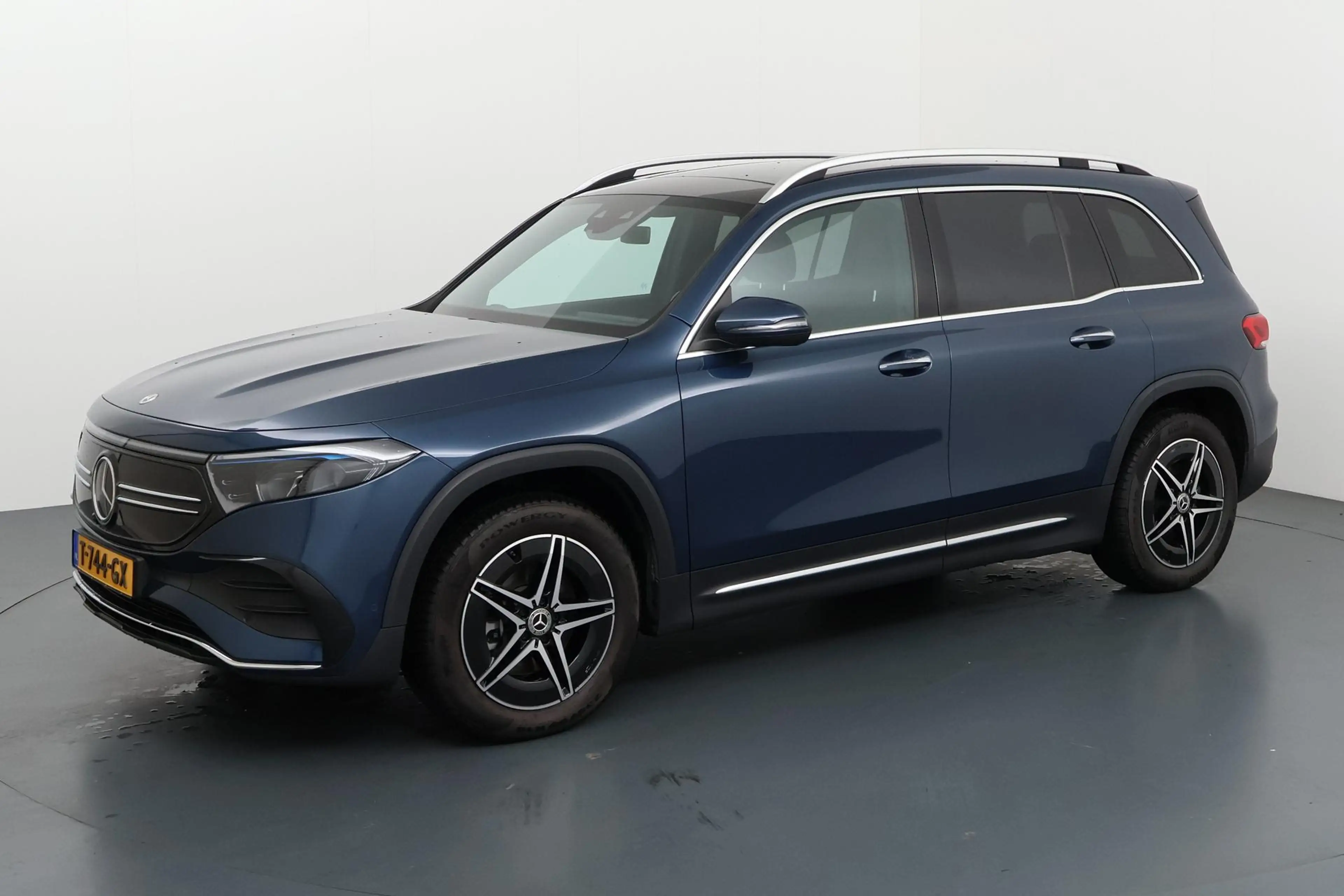 Mercedes-Benz EQB 250 AMG Line 67 kWh Sportieve AMG-uitstraling met elek — photo 21