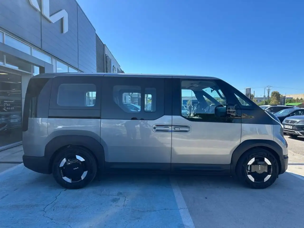 Kia PV5 Passenger 2026