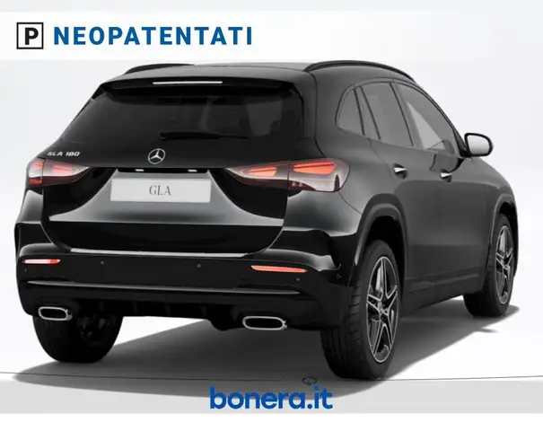 Mercedes-Benz Gla view 4
