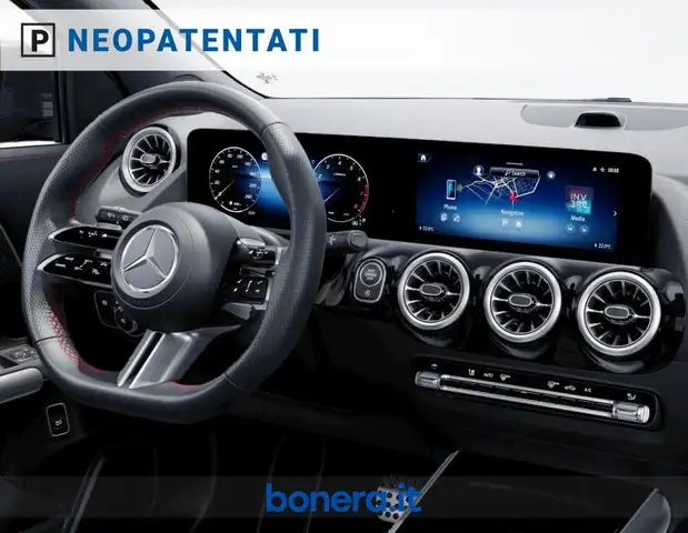 Mercedes-Benz Gla view 6