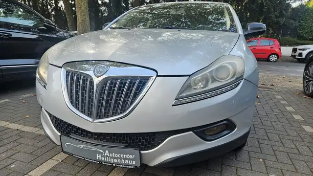 Lancia Delta Oro Klimaautomatik Einparkhilfe Alufelgen