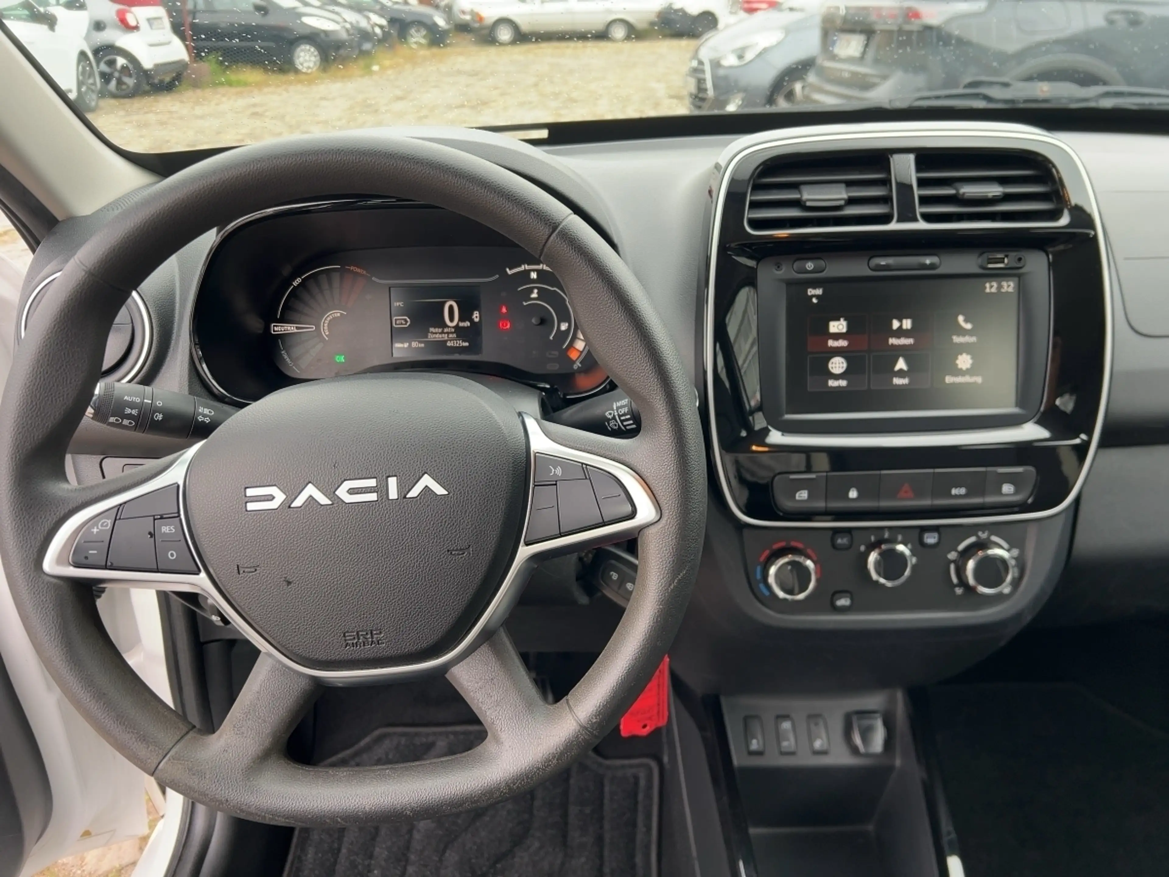 Dacia Spring Essential - KLIMA LED-Tagfahrlicht BT ABS ESP ZV — photo 12