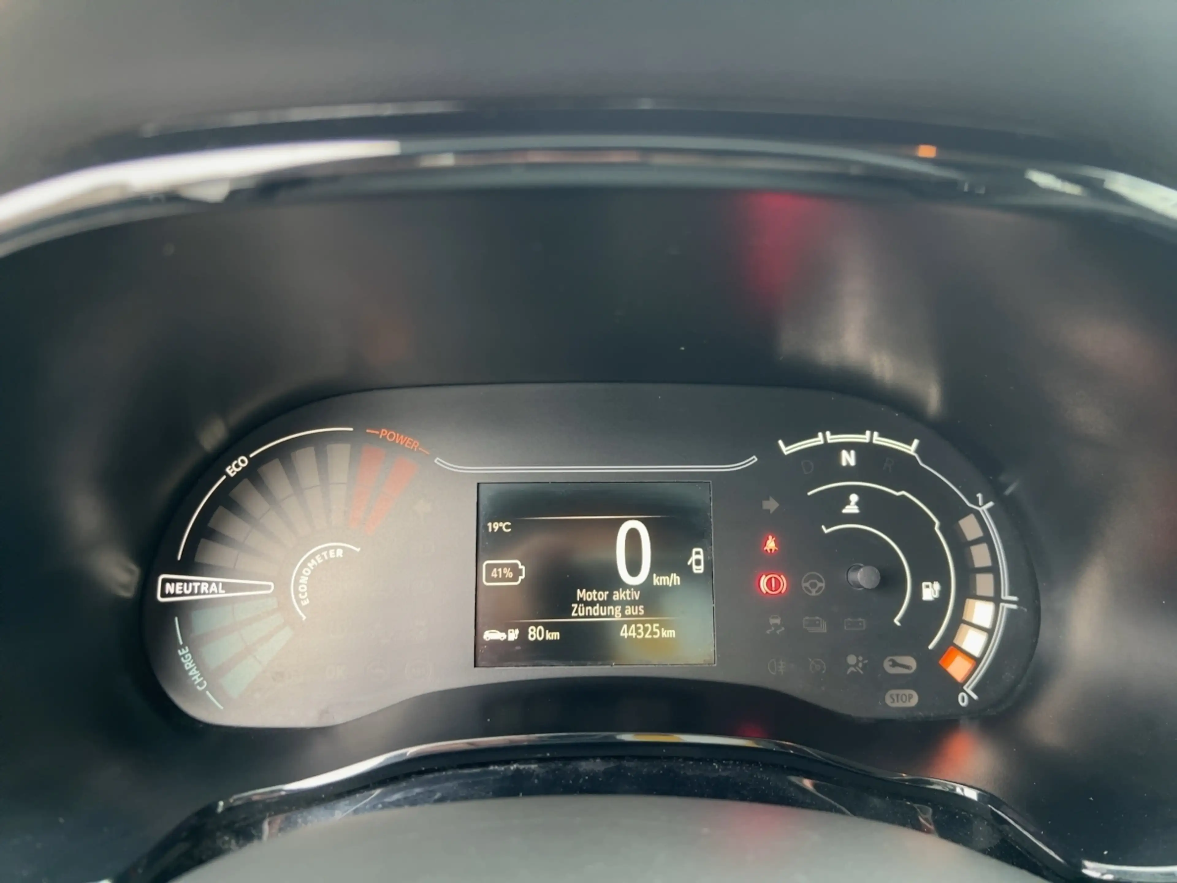 Dacia Spring Essential - KLIMA LED-Tagfahrlicht BT ABS ESP ZV — photo 17