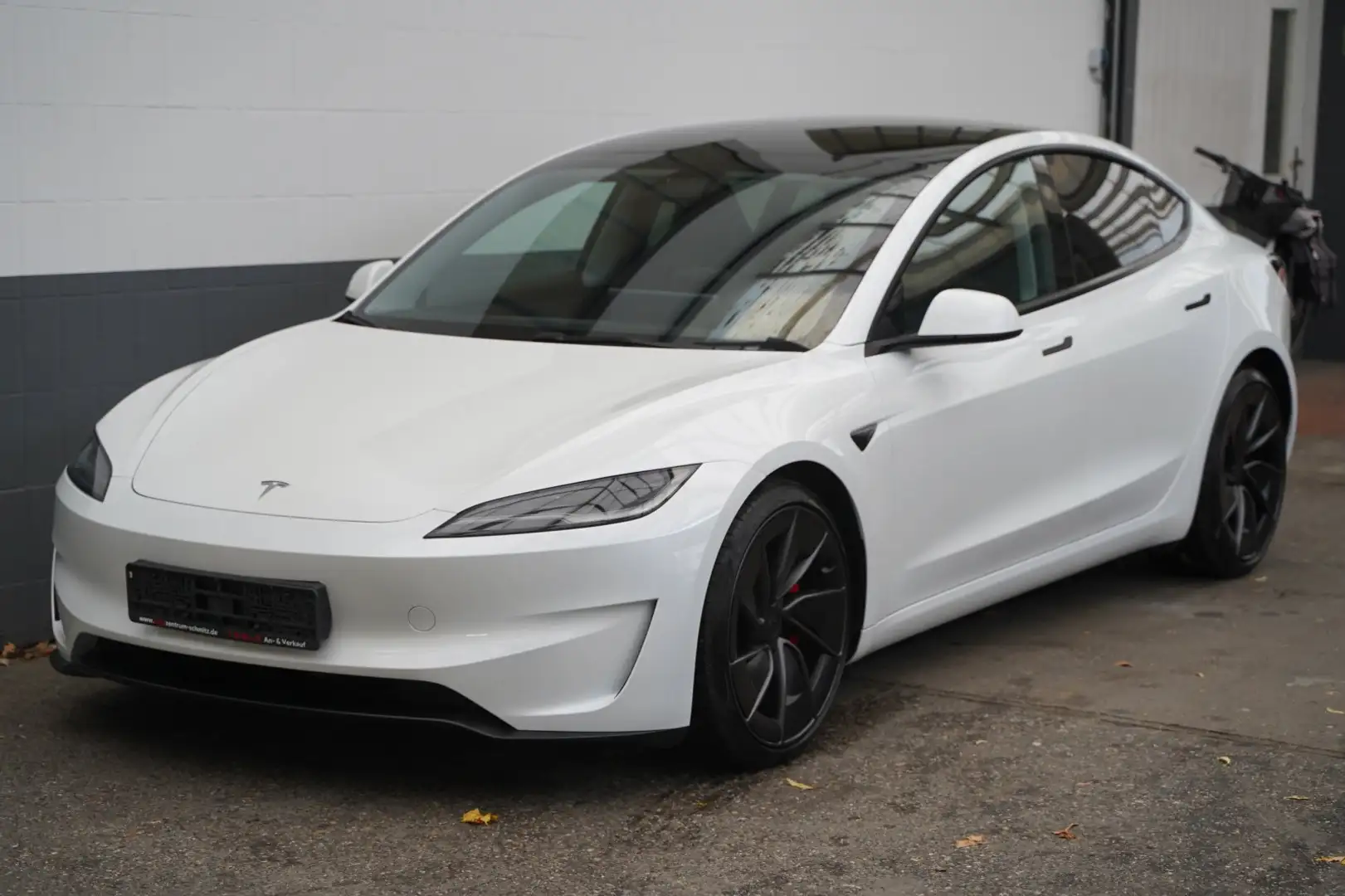 Tesla Model 3 Performance *Highland*Mwst. ausweisbar* Weiß - 2