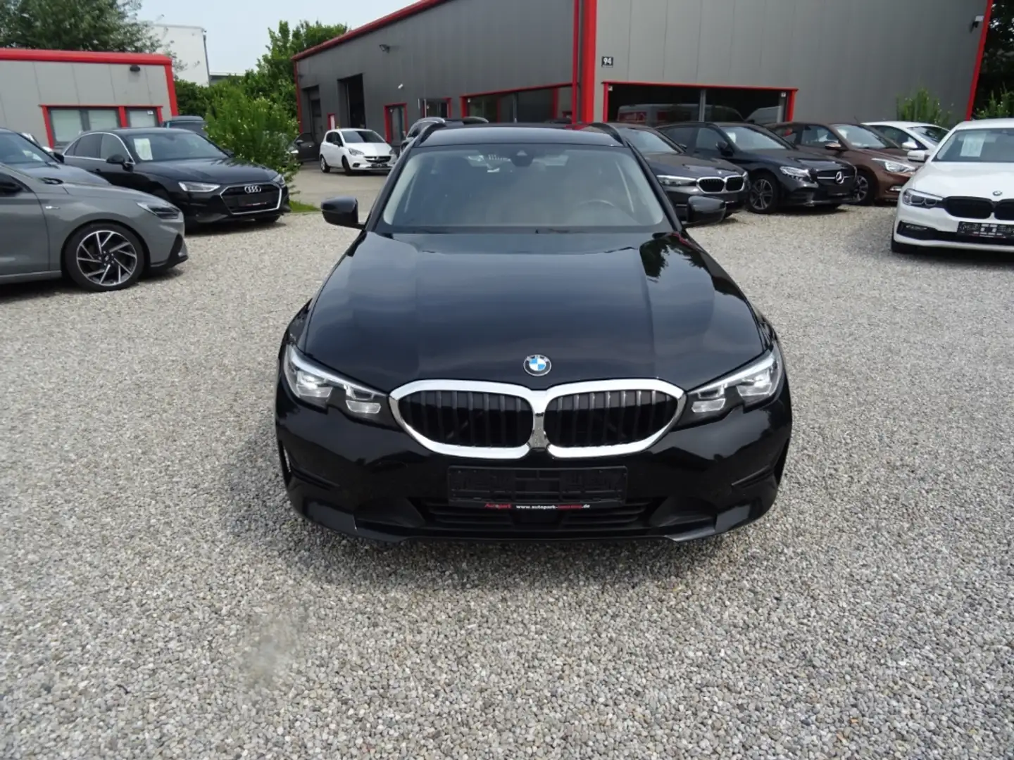 BMW 318 d Advantage Touring Mild-Hybrid EU6d Negro - 2