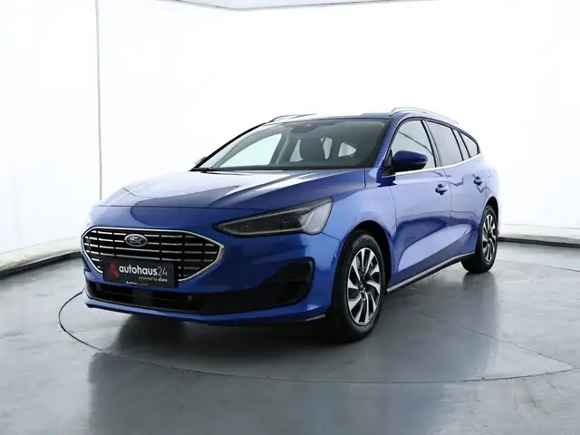 Ford Focus view 3