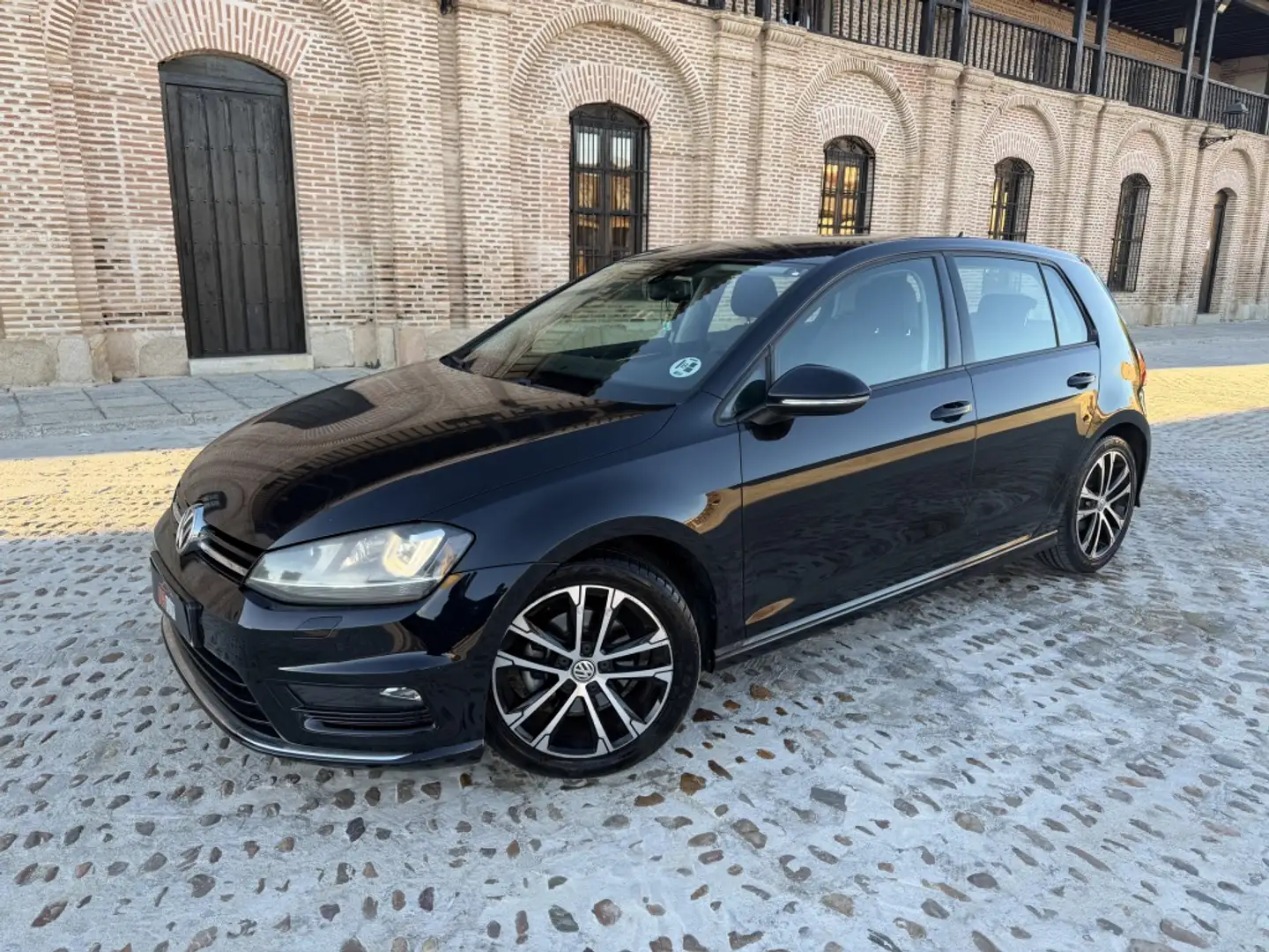 Volkswagen Golf 2.0TDI CR BMT Sport DSG 150 Schwarz - 1
