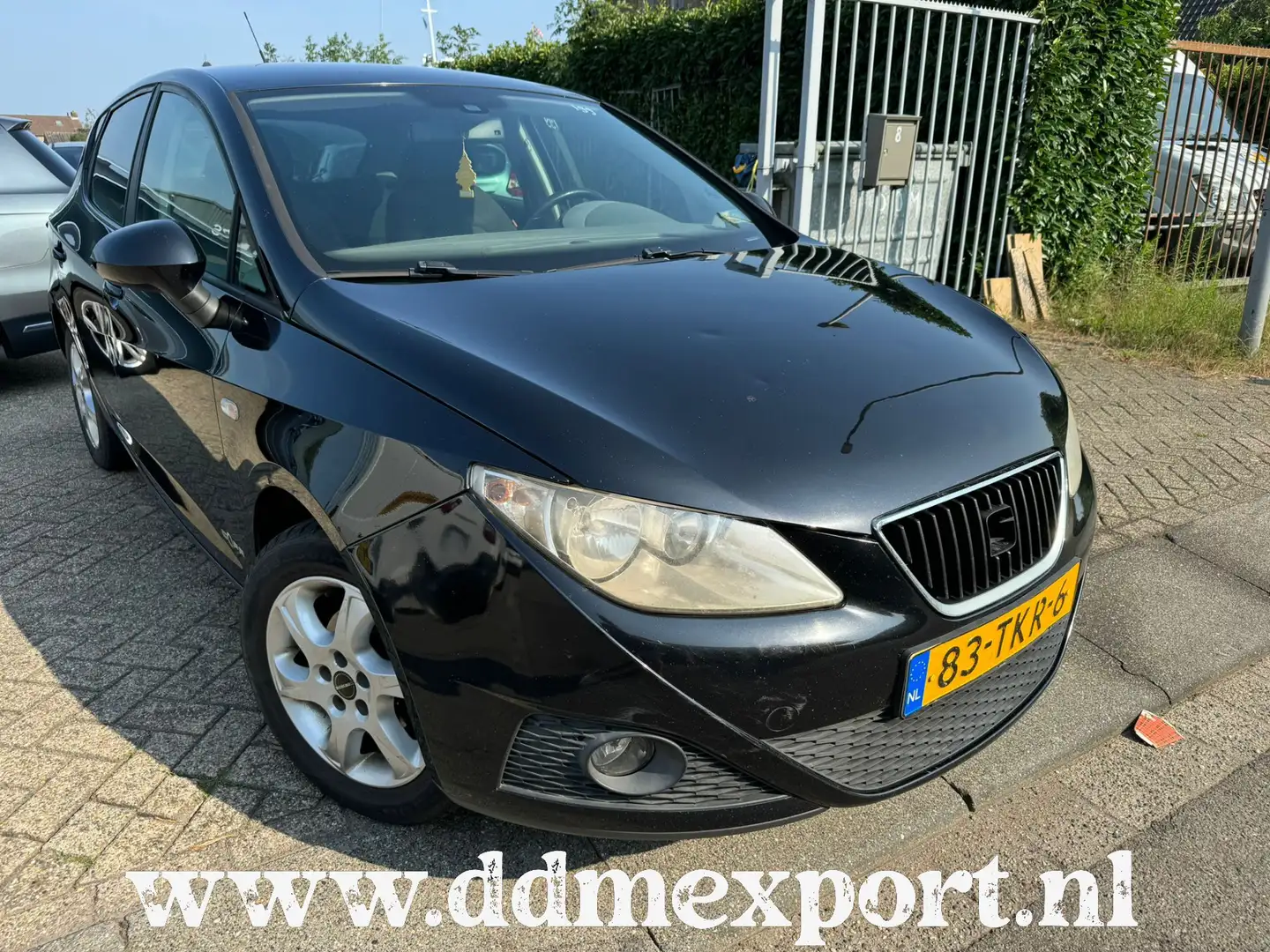 SEAT Ibiza 1.2 TDI COPA Plus Ecomotive Zwart - 1