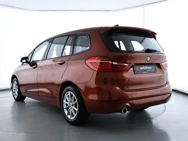 BMW 2 Series view 4