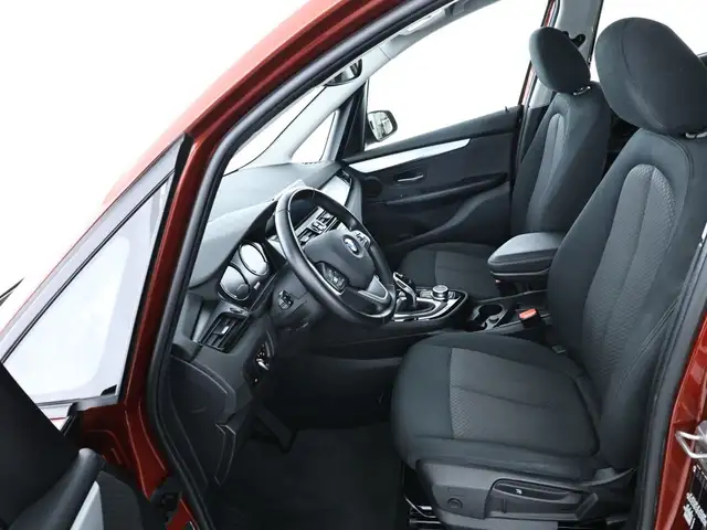 BMW 2 Series view 8