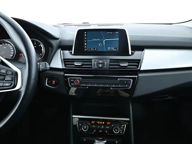 BMW 2 Series view 11