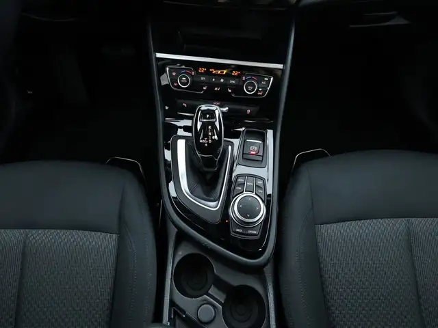 BMW 2 Series view 13