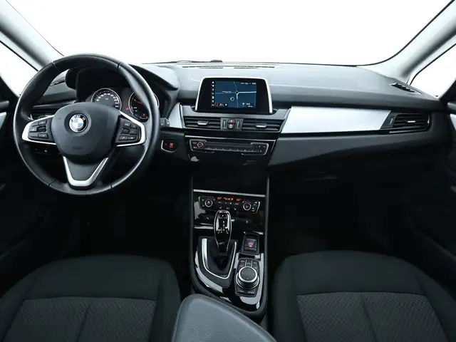 BMW 2 Series view 9