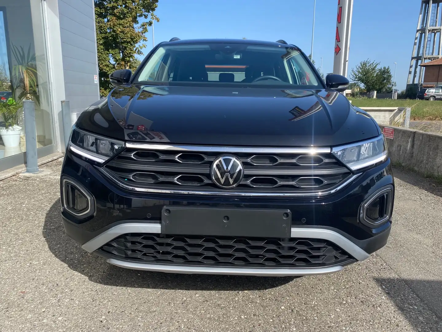 Volkswagen T-Roc 1.0 tsi Life+ClimaTronik+AppleCarPlay+SensParc+LED Negro - 2