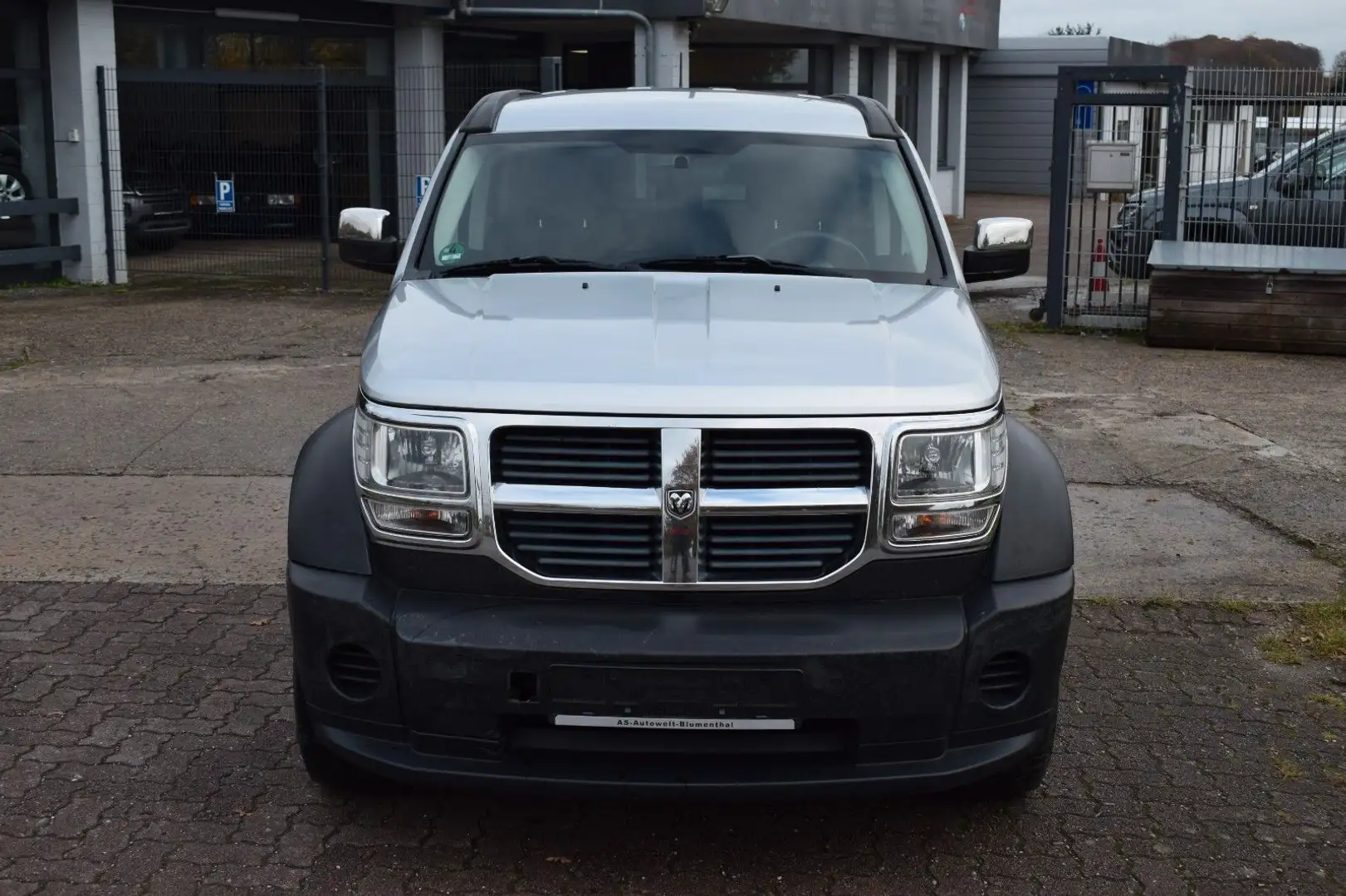 Dodge Nitro SE *ANHÄNGERKUPPLUNG* Argent - 2