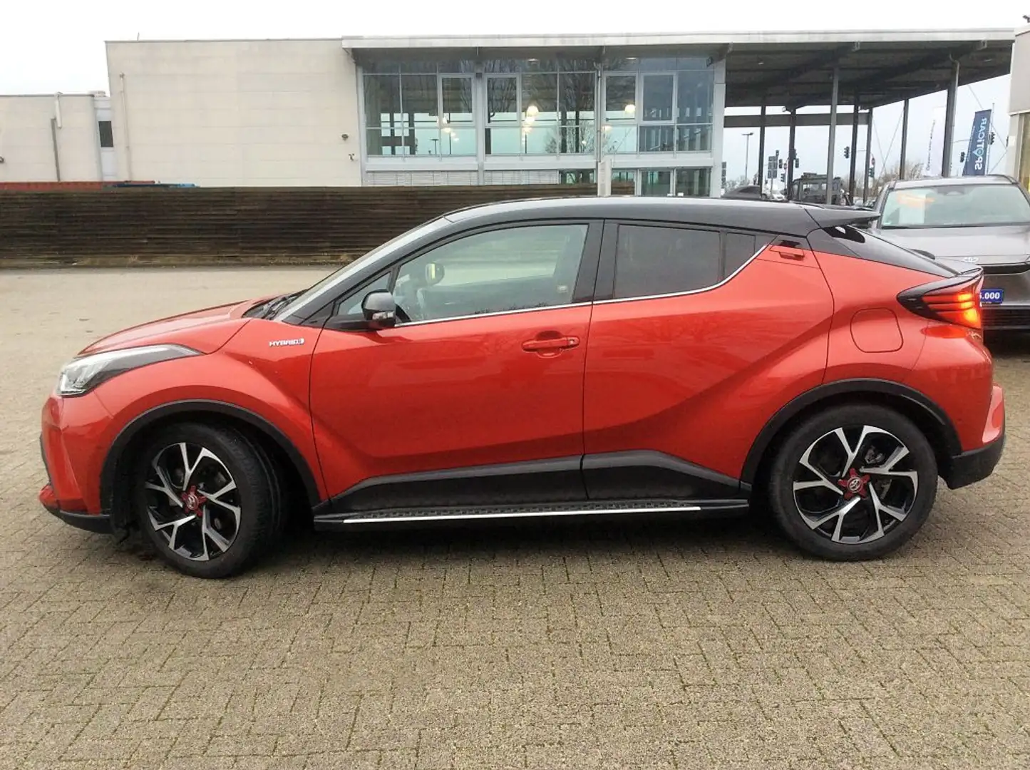 Toyota C-HR 2.0 Hybrid Team Deutschland *Designpaket* Rot - 2