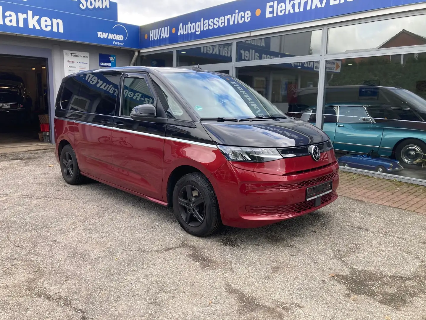Volkswagen T7 Multivan Basis Zwart - 2
