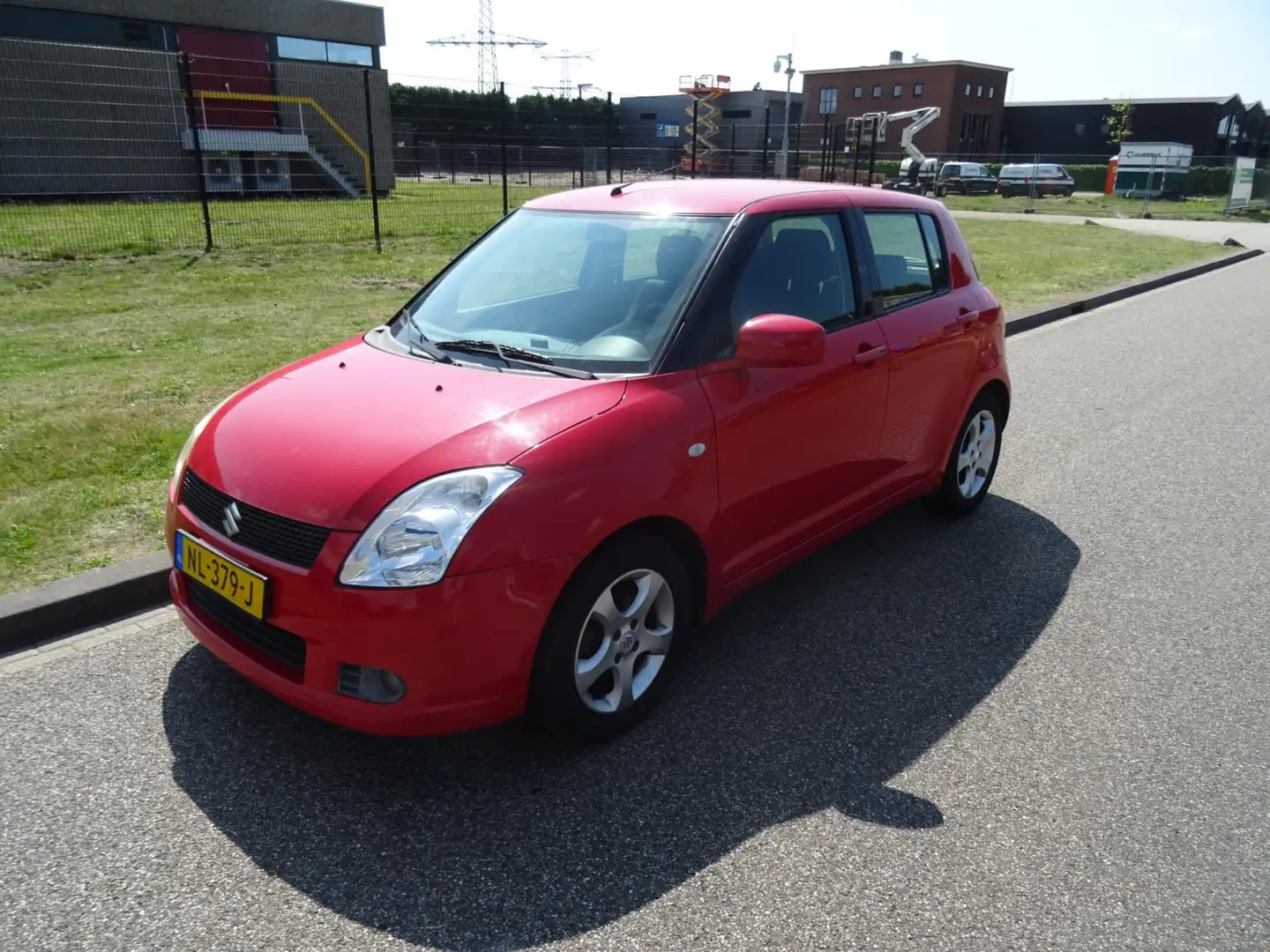 Suzuki Swift 1.3 GA Rood - 1