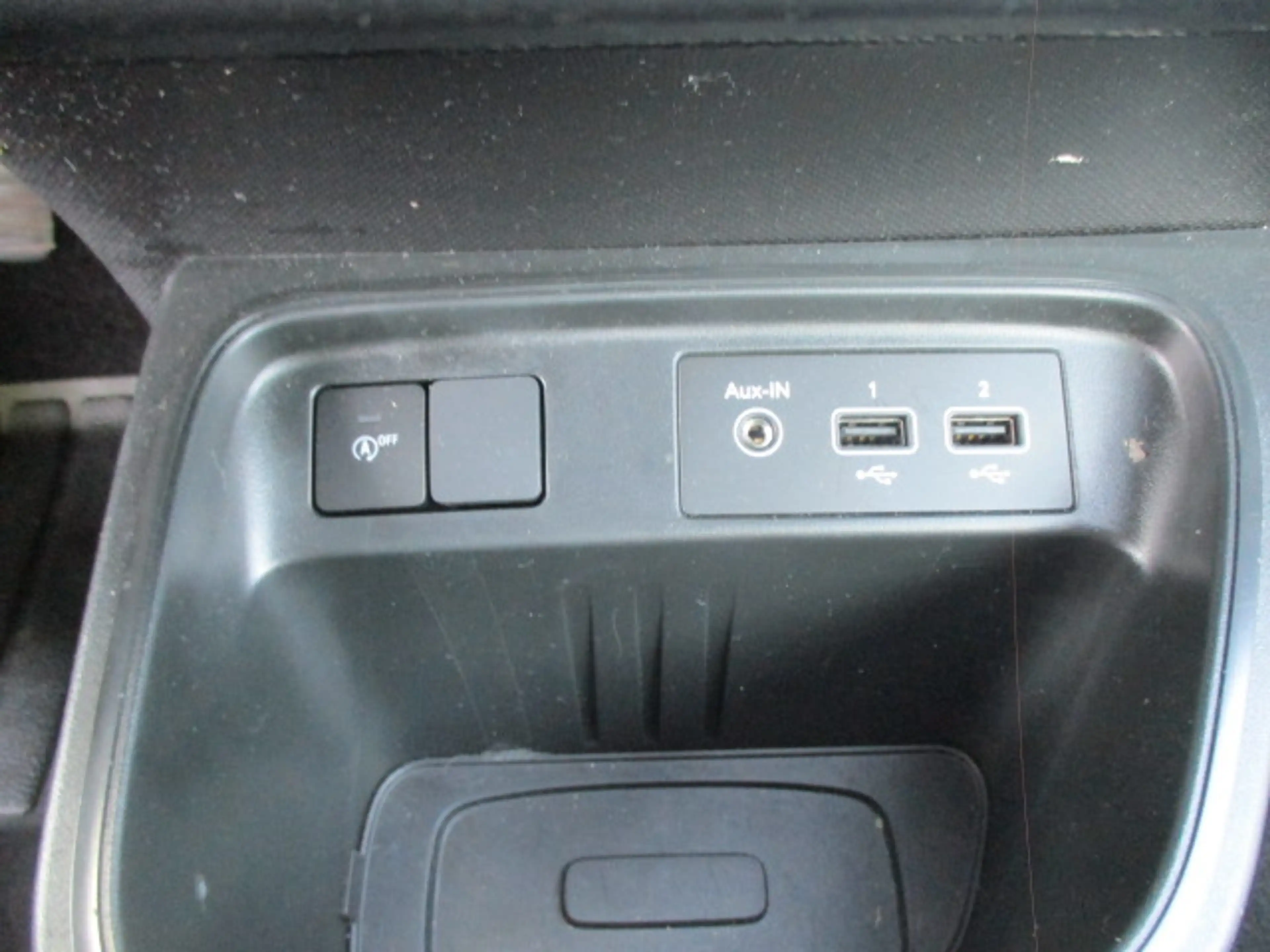 Renault Twingo Zen — photo 12