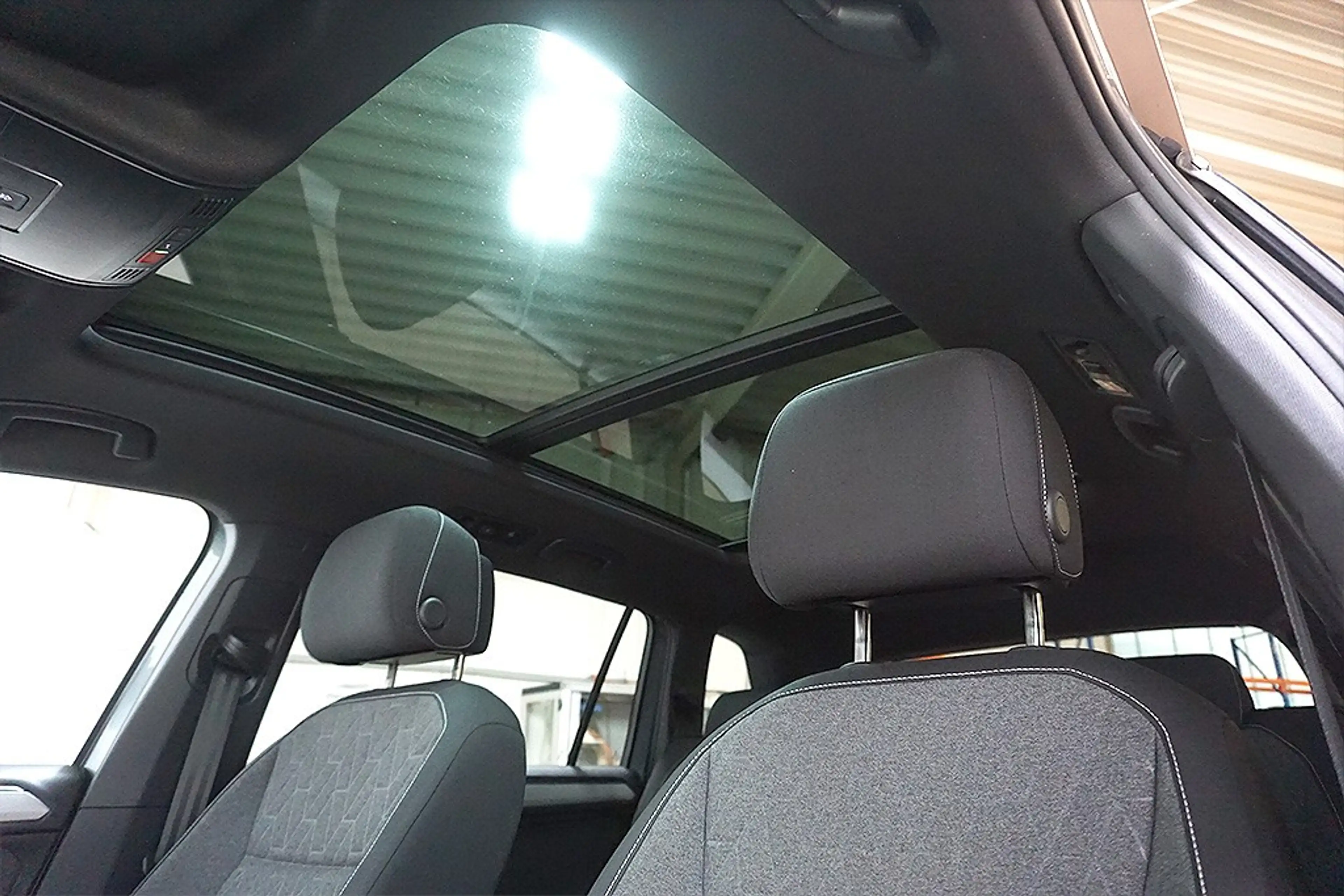 Volkswagen Tiguan Allspace 2.0TDI DSG Life 4M 7-Sitzer VOLL — photo 11