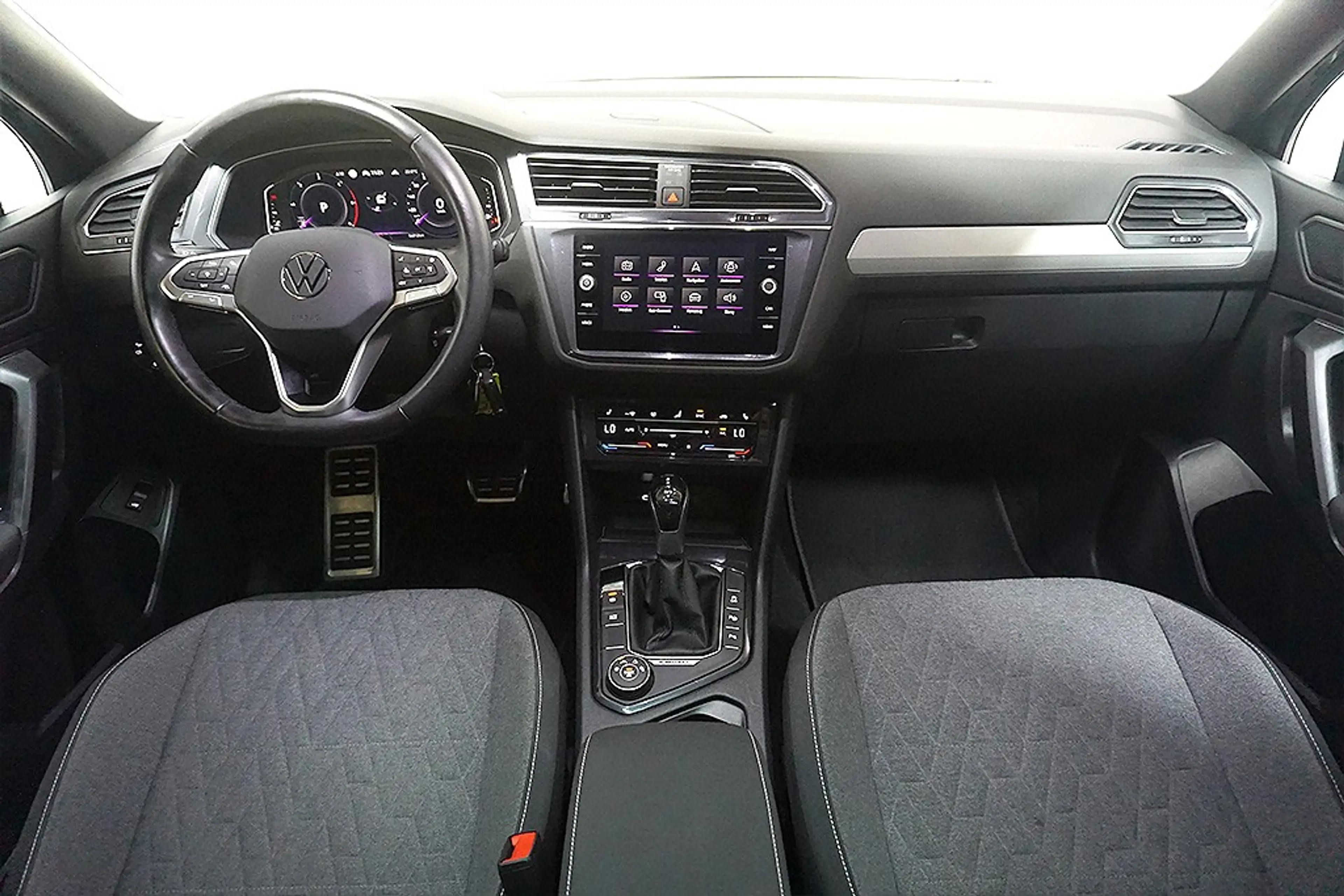 Volkswagen Tiguan Allspace 2.0TDI DSG Life 4M 7-Sitzer VOLL — photo 12