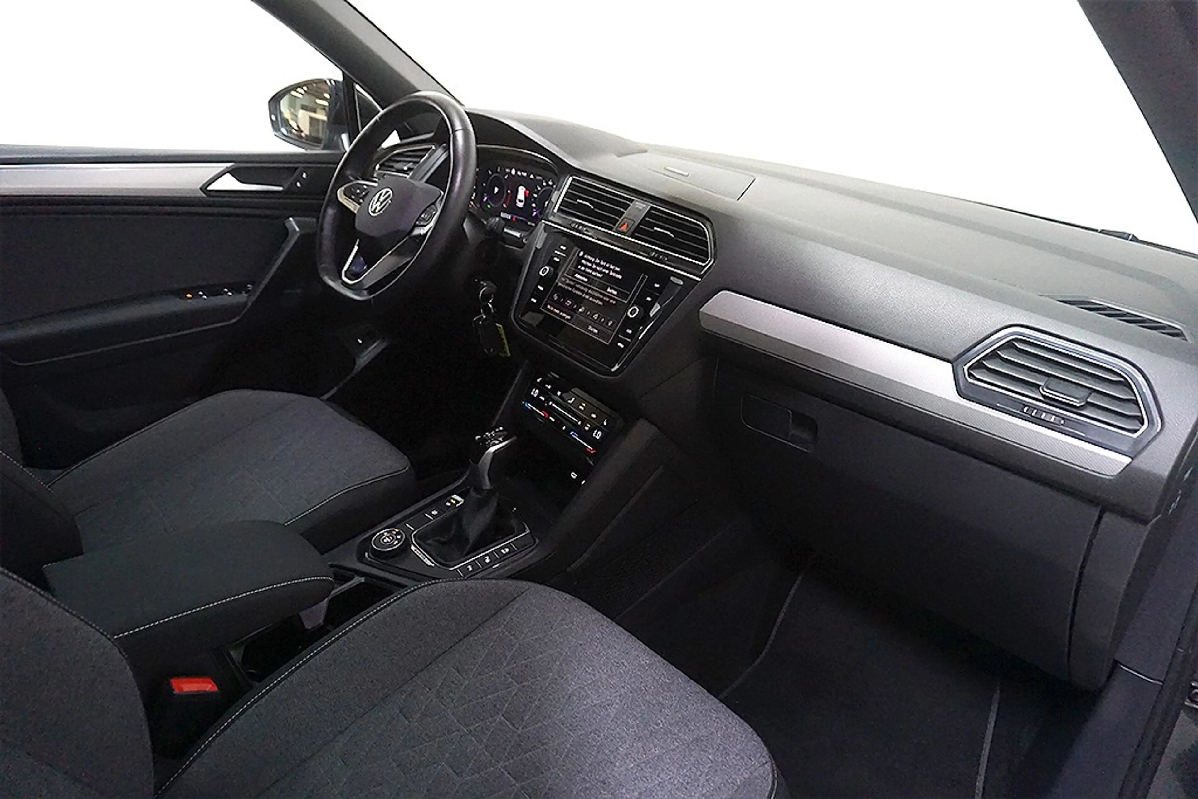 Volkswagen Tiguan Allspace 2.0TDI DSG Life 4M 7-Sitzer VOLL — photo 14