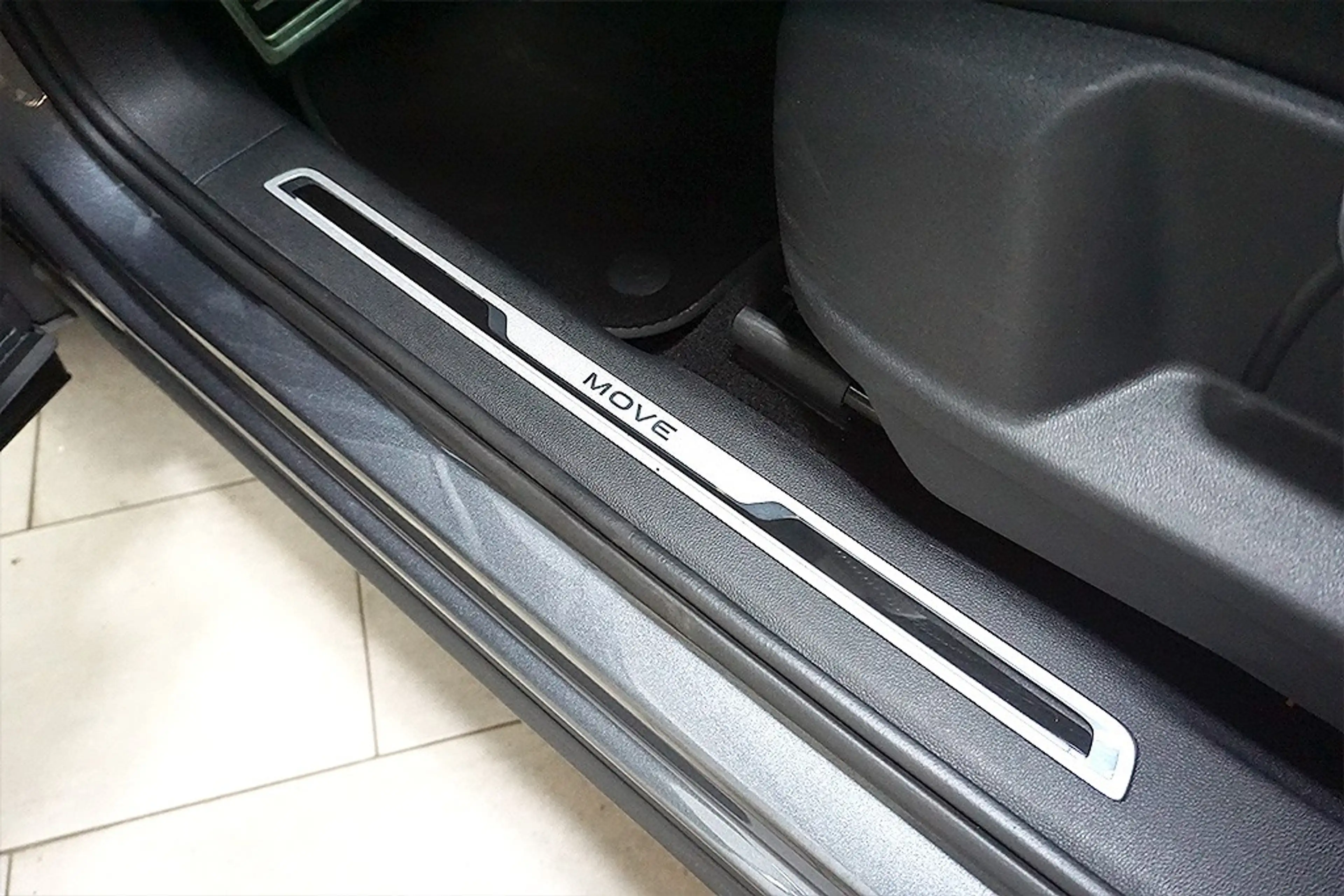 Volkswagen Tiguan Allspace 2.0TDI DSG Life 4M 7-Sitzer VOLL — photo 9