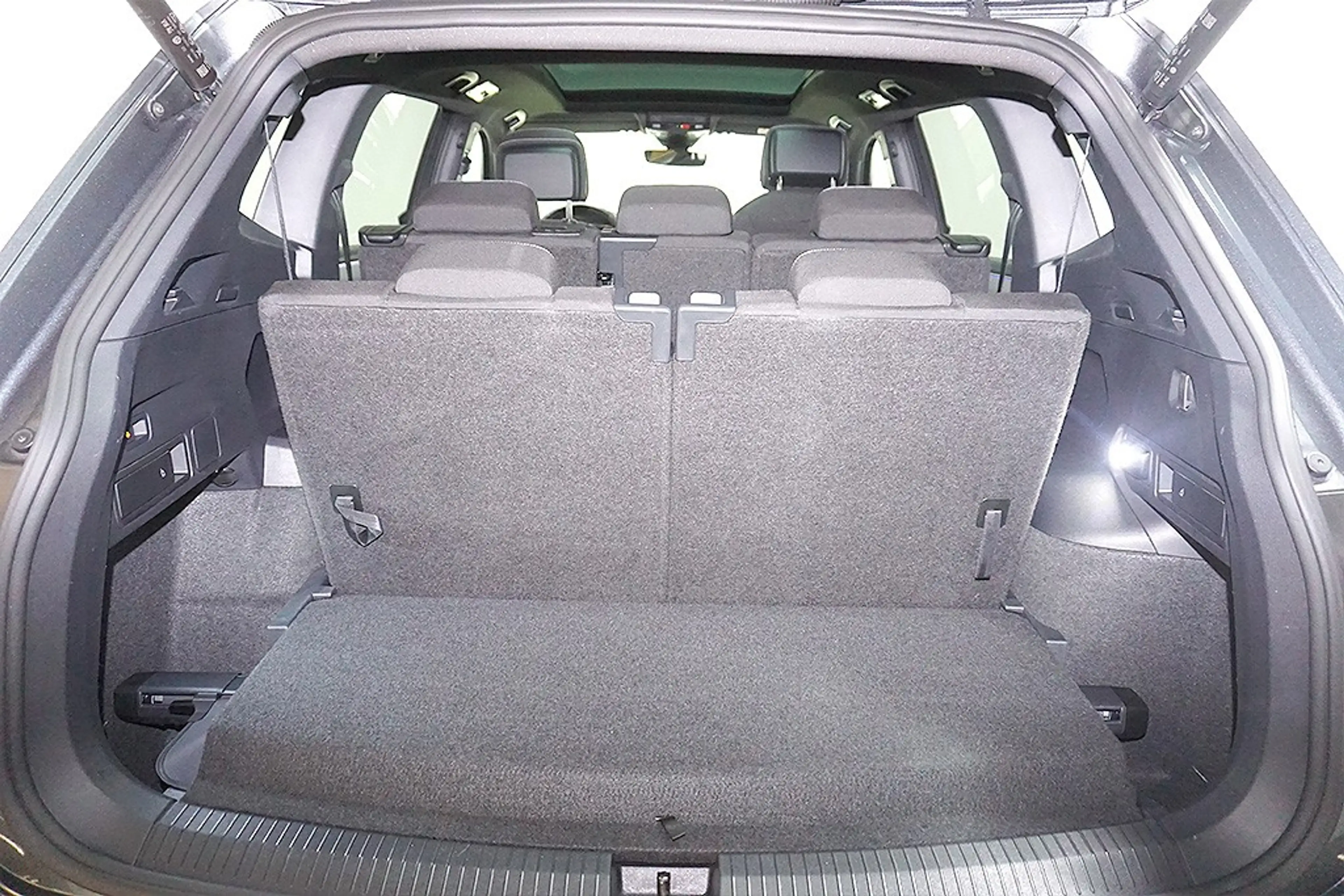 Volkswagen Tiguan Allspace 2.0TDI DSG Life 4M 7-Sitzer VOLL — photo 15