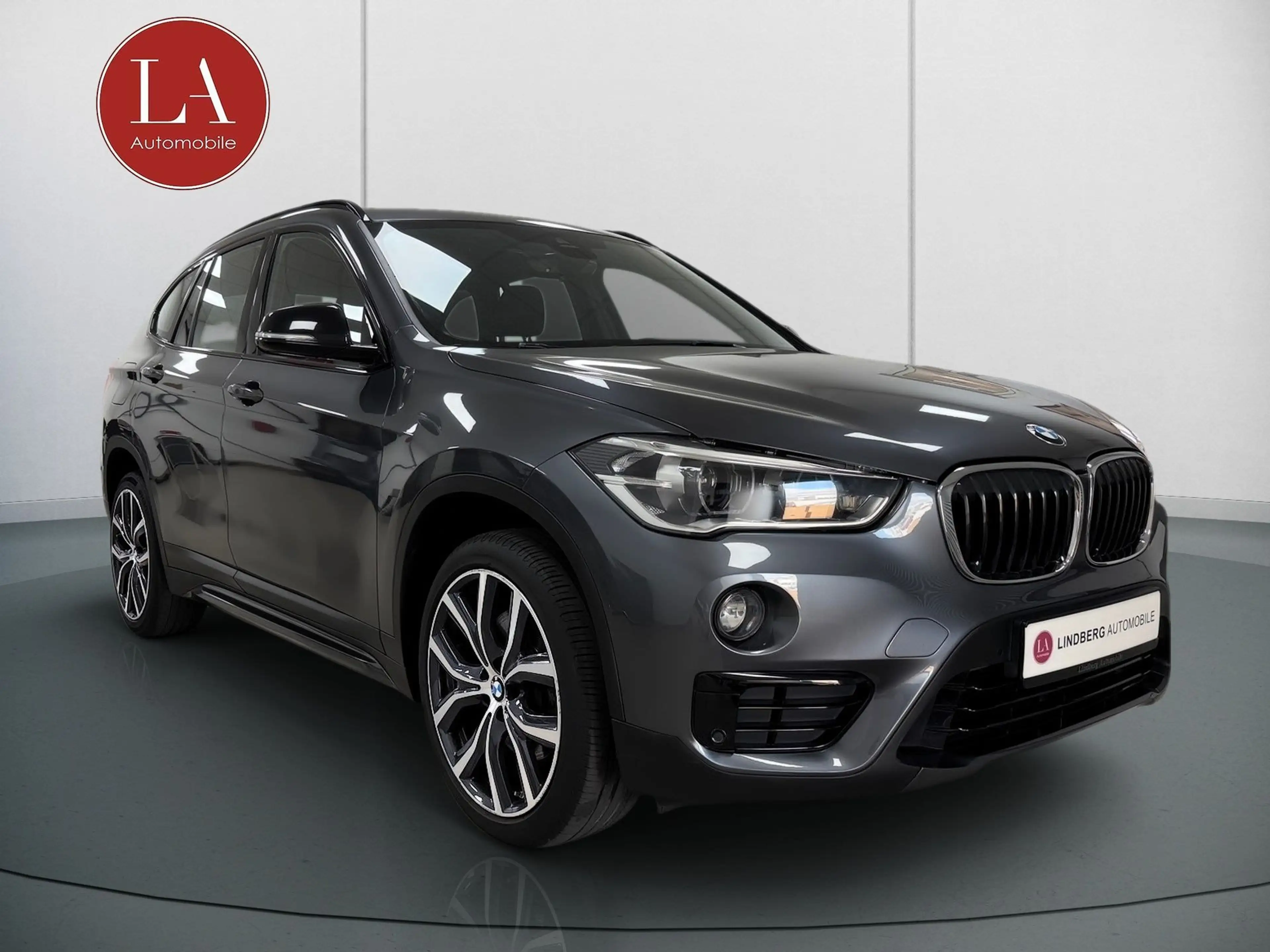 BMW X1 xDrive20d Sport Line*SHZ*RFK*AHK* — photo 3