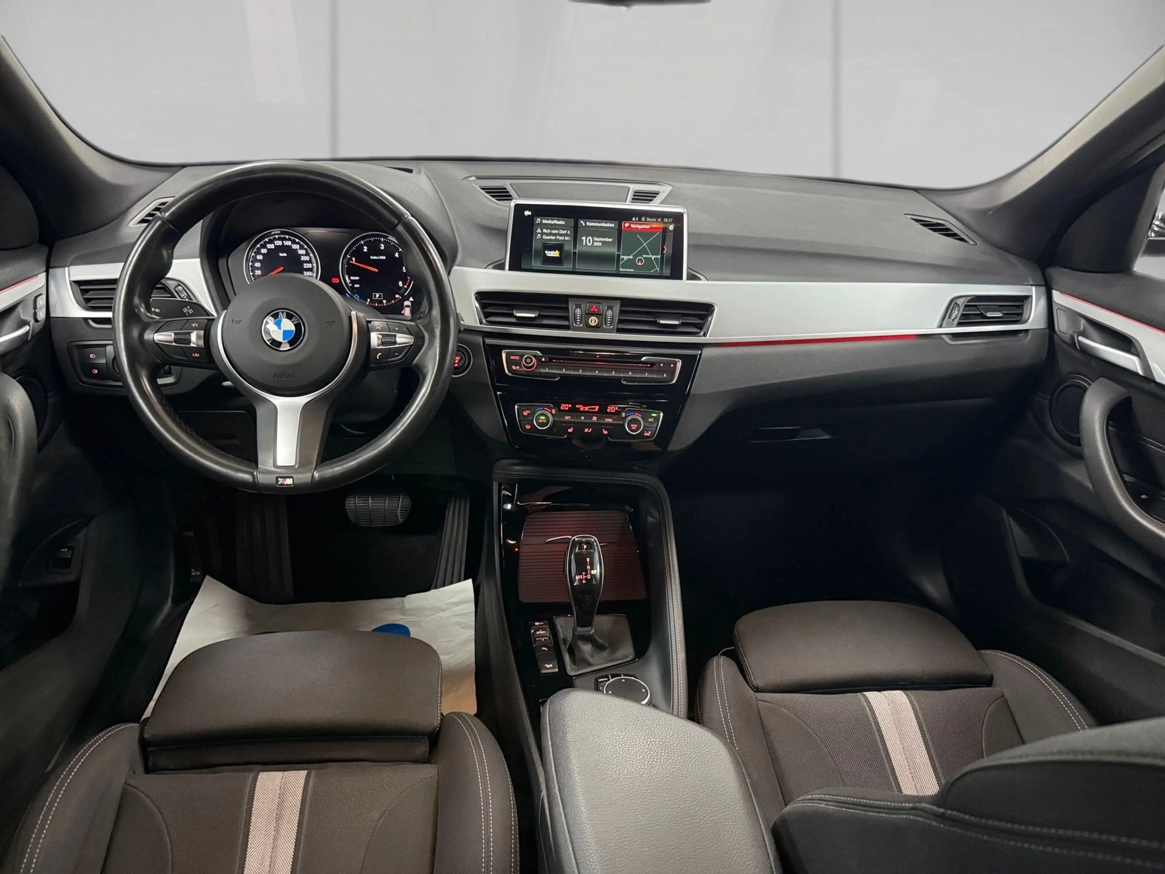 BMW X1 xDrive20d Sport Line*SHZ*RFK*AHK* — photo 9