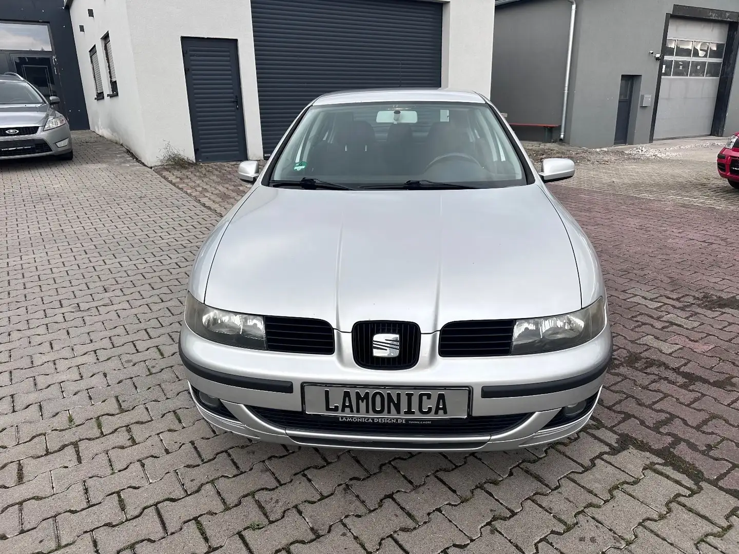 SEAT Leon 1,6 16V*Klima*Scheckheft*Tüv 09/2027* Silber - 2