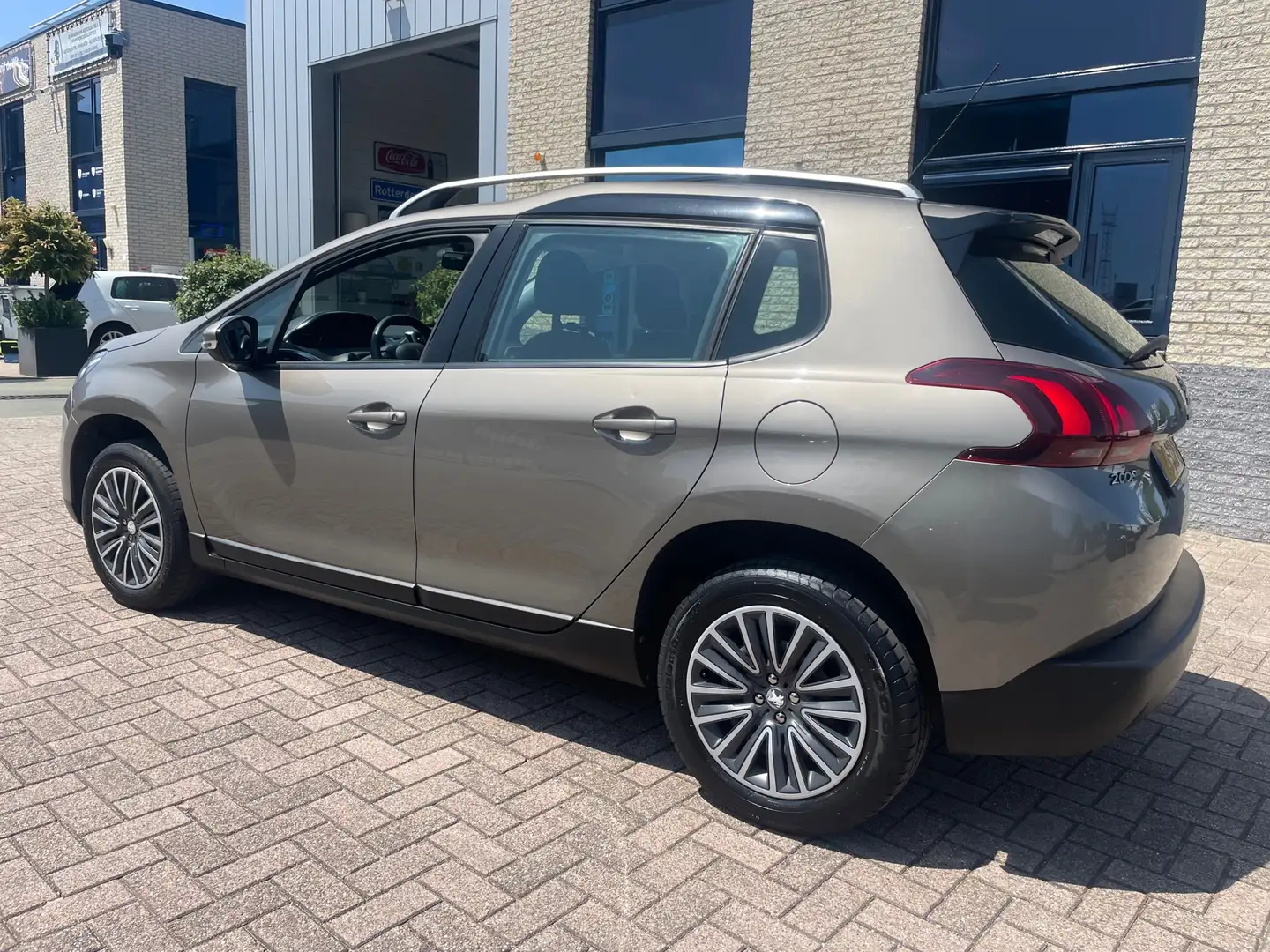 Peugeot 2008 1.2 PureTech Blue Lion- NAV-Bluetooth Gris - 2