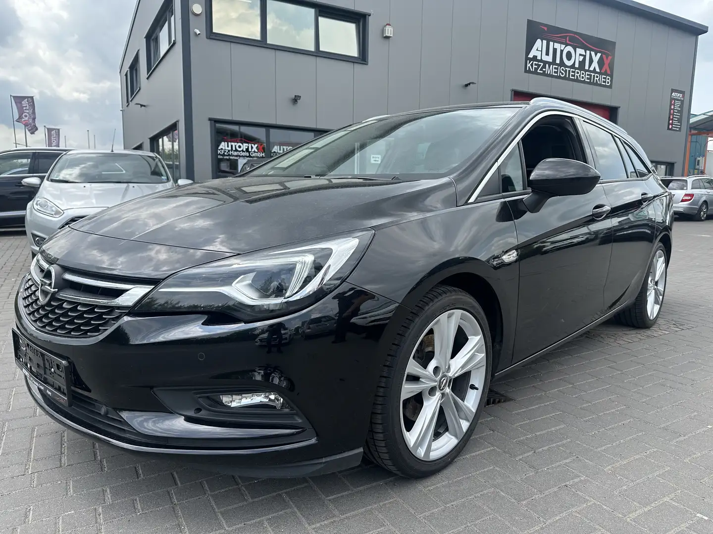 Opel Astra Innovation Start/Stop Zwart - 1