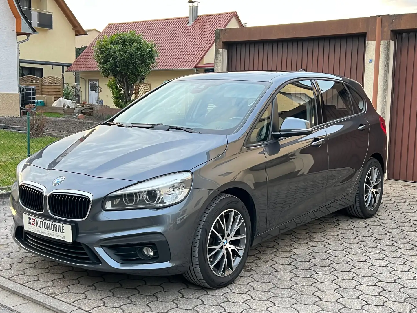 BMW 218 218D AHK*LED*SHZ*Navi*Panoramadach Grau - 1