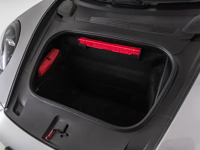 Porsche 911 view 25