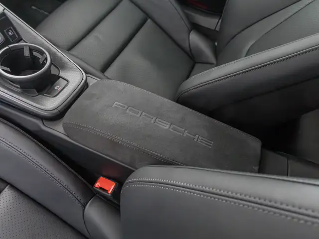Porsche 911 view 20