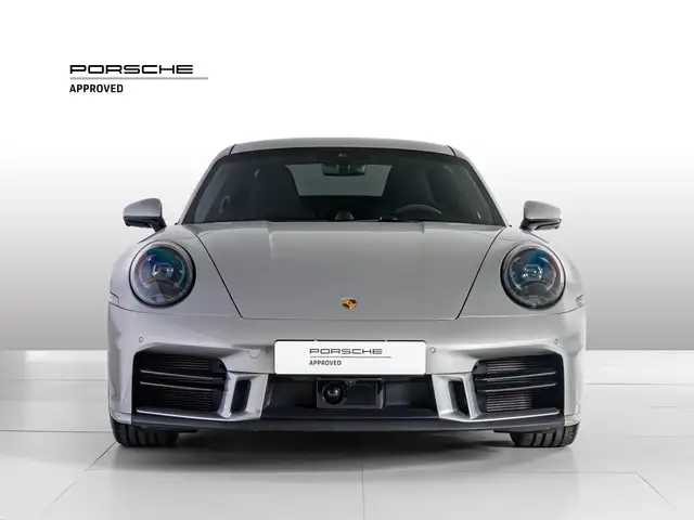 Porsche 911 view 8
