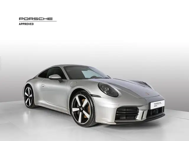 Porsche 911 view 5