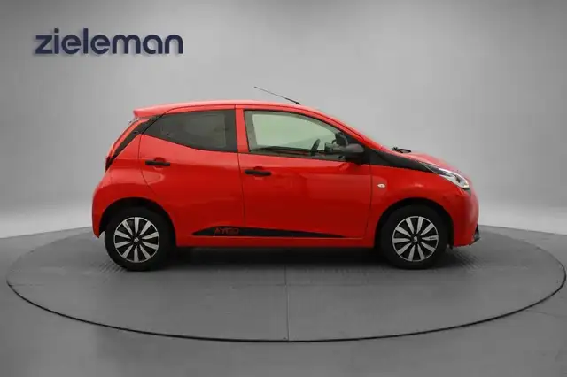 Toyota Aygo view 13